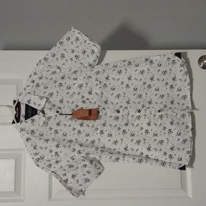 ❄️Across the pond button down short sleeve shirt❄️